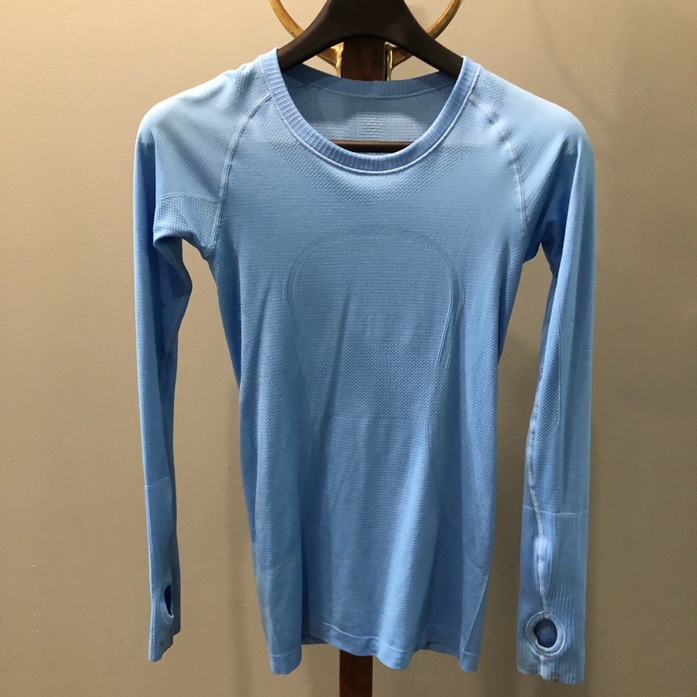 Lululemon running top size 4